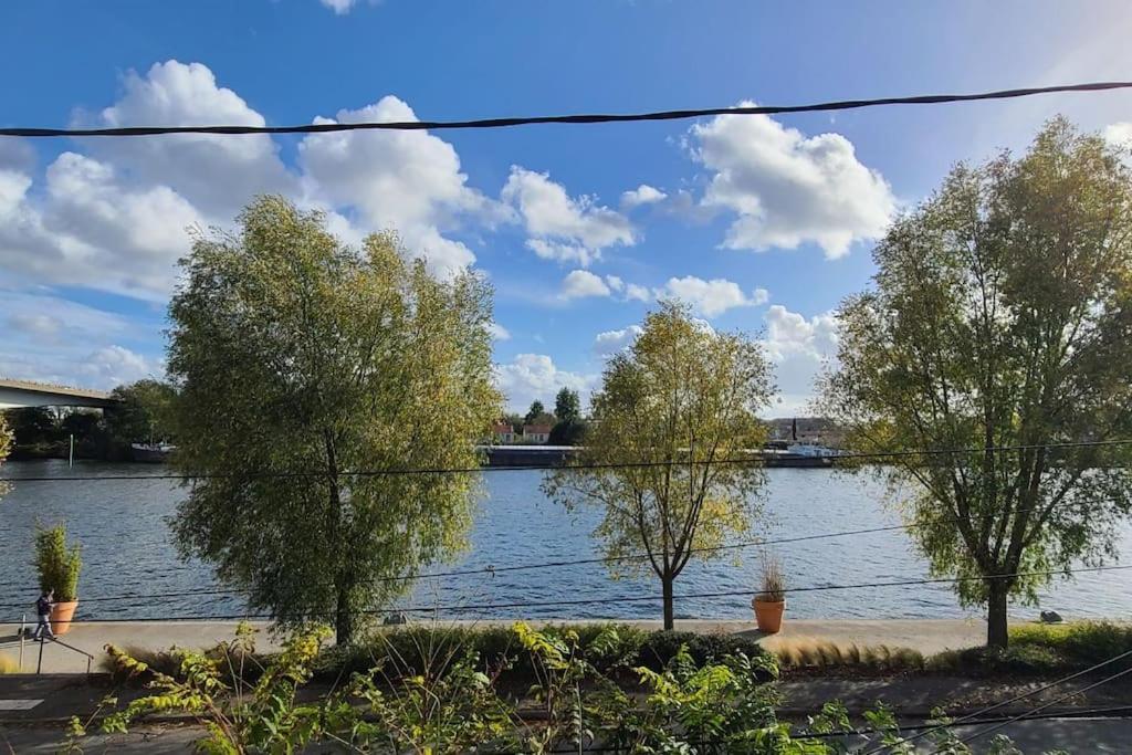 Studio Cosy Avec Vue Sur La Seine 康弗兰斯·圣荷诺 外观 照片